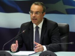 ÁÍÁÊÏÉÍÙÓÅÉÓ ÏÉÊÏÍÏÌÉÊÏÕ ÅÐÉÔÅËÅÉÏÕ ÔÇÓ ÊÕÂÅÑÍÇÓÇÓ(EUROKINISSI/POOL ÁÐÅ ÌÐÅ/ÏÑÅÓÔÇÓ ÐÁÍÁÃÉÙÔÏÕ)