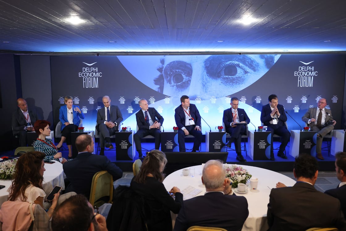 Γιατί είναι αναγκαία η δυναμική ανάπτυξη της ηλεκτροκίνησης στην Ελλάδα; Τι είπε η Αλεξάνδρα Σδούκου