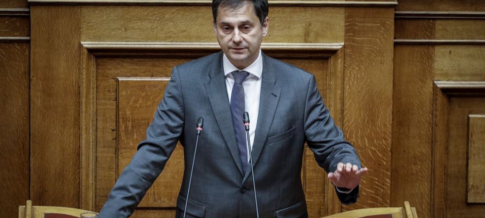 Χάρης Θεοχάρης: Σταθερό το ιδιωτικό χρέος στην Ελλάδα