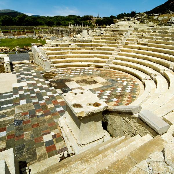 Navarino Agora: Δύο χορευτικές παραστάσεις, με το Ίδρυμα Καπετάν Βασίλη & Κάρμεν Κωνσταντακόπουλου