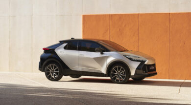 Toyota 800_chr-pre-launch-shot04 07 08 23