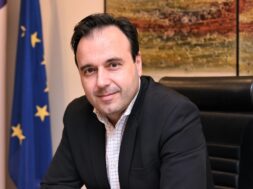 Ypourgos Papastergiou 06 08 23