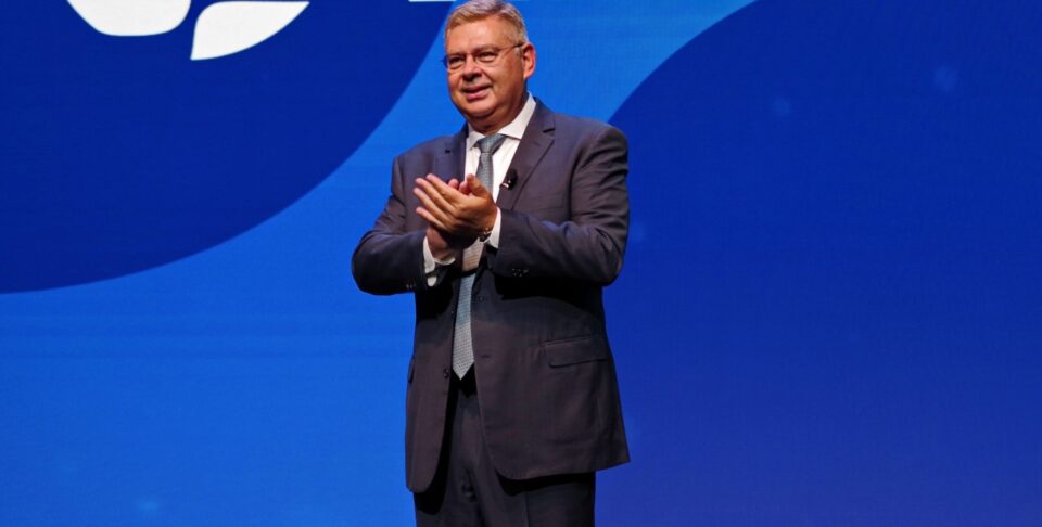 Η δεύτερη καλύτερη χρονιά για την Helleniq Energy Holdings, το 2023, με την κερδοφορία να ξεπερνά το 1 δισ.