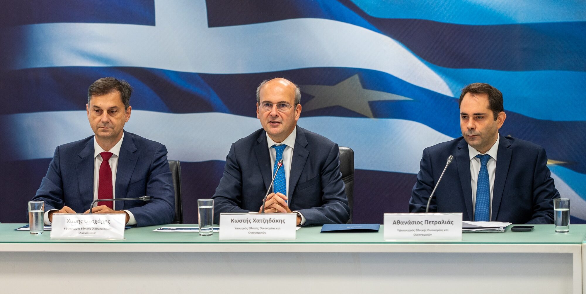 Πιστοί στη βασική της γραμμή για δημοσιονομική σταθερότητα και σοβαρότητα παραμένη η κυβέρνηση