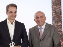 Ï ÐÑÙÈÕÐÏÕÑÃÏÓ ÊÕÑÉÁÊÏÓ ÌÇÔÓÏÔÁÊÇÓ ÓÔÁ ÅÃÊÁÉÍÉÁ ÔÏÕ ÍÅÏÕ ÔÏÕÑÉÓÔÉÊÏÕ resort “One & Only Aesthesis” ÓÔÇ ÃËÕÖÁÄÁ  <br><br> Ã.Ô Ðñùèõðïõñãïý ÐÁÐÁÌÇÔÓÏÓ ÄÇÌÇÔÑÇÓ