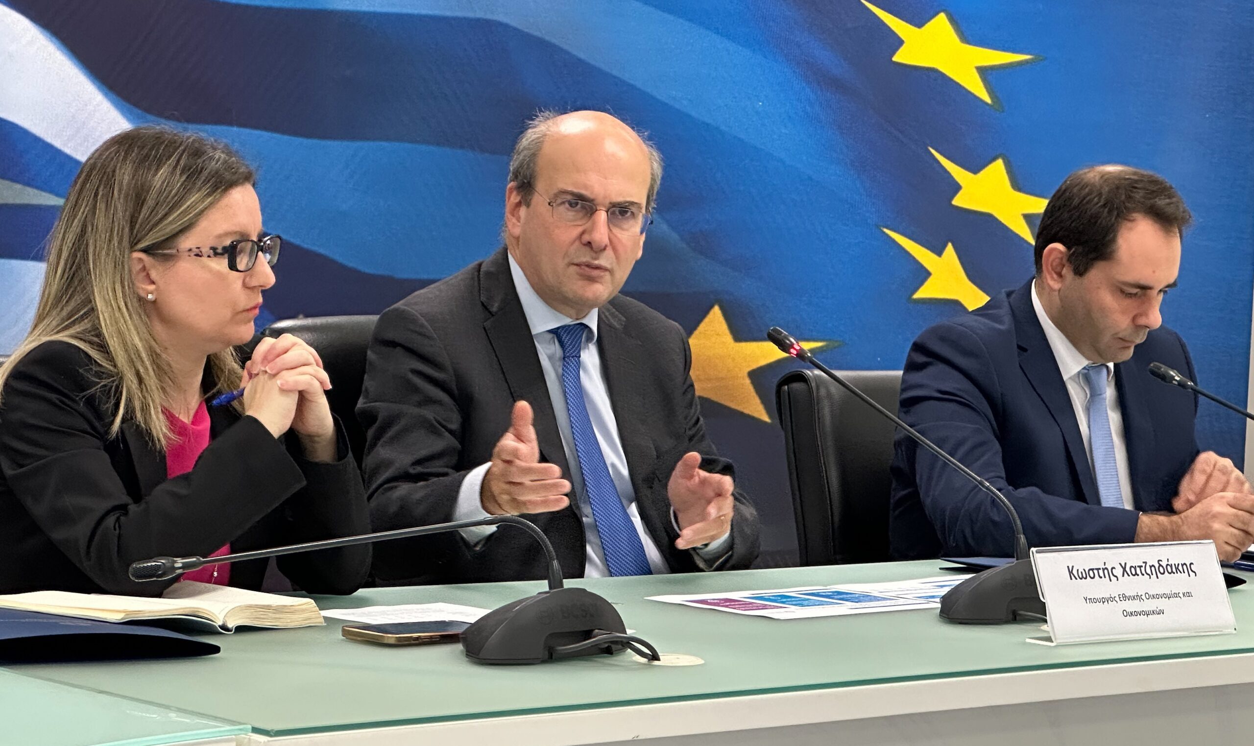 Πως μοιράζονται οι έκτακτες ενισχύσεις 352 εκατ. ευρώ σε οικογένειες& χαμηλοσυνταξιούχους