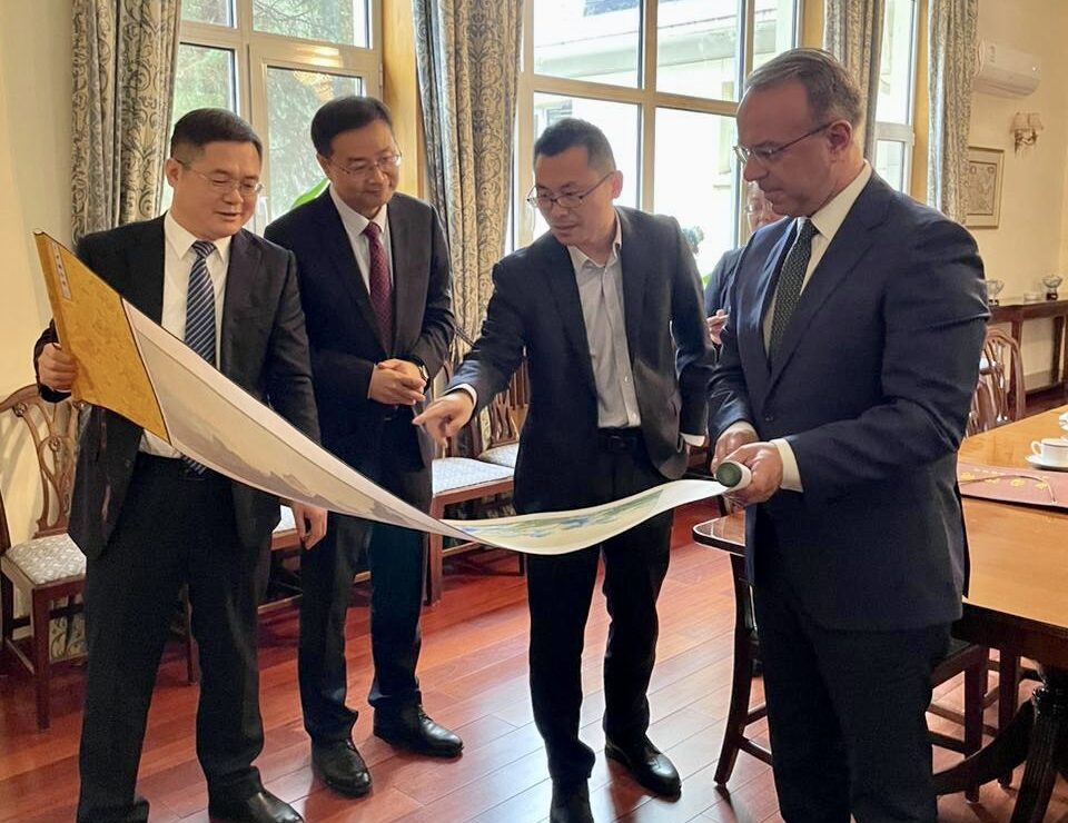 Χ.Σταϊκούρας: Έγκαιρη προμήθεια των πρώτων ηλεκ/κών λεωφορείων