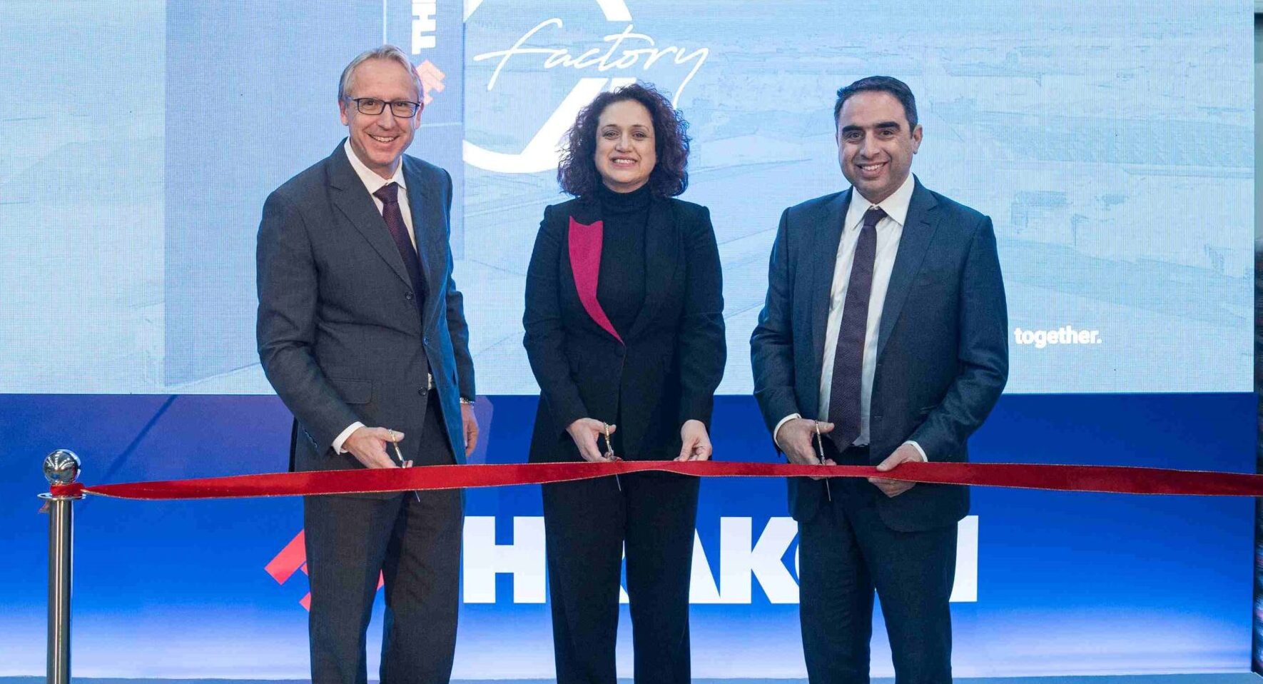 Εγκαινιάστηκε η νέα μονάδα της Thrakon, το πιο σύγχρονο εργοστάσιο παραγωγής κονιαμάτων στην Ελλάδα
