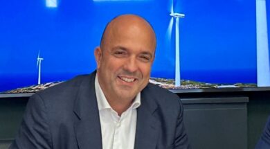 DEI Ananeosimes Mauros Tsakonas Pireos 25 12 22