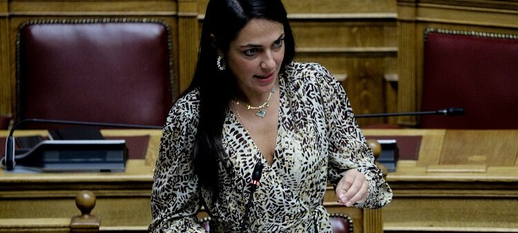 Δ. Μιχαηλίδου: Γιατί οι εθνικές τραγωδίες πρέπει να μας ενώνουν