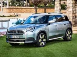 Mini-Countryman-C-first-drive-athens-caroto 10 03 24