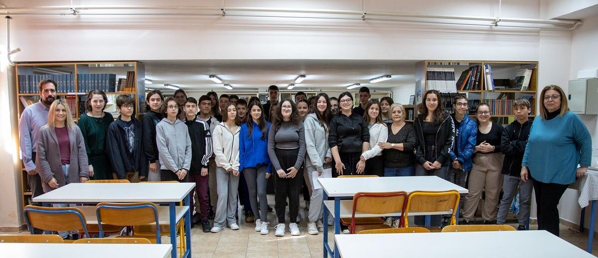 Δήμος Πετρούπολης: Ποιητές και μαθητές γιόρτασαν την παγκόσμια ημέρα ποίησης, για πρώτη φορά