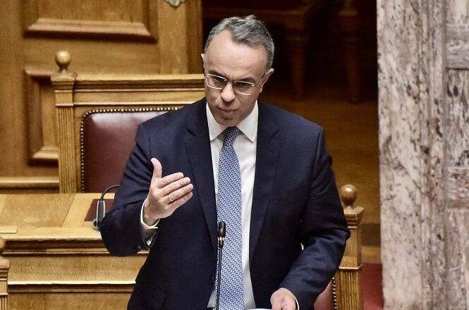 Χ.Σταϊκούρας: Απαντά σε επίκαιρες ερωτήσεις  ΣΥΡΙΖΑ & ΝΔ στη Βουλή