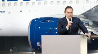 ÏÌÉËÉÁ ÔÏÕ ÐÑÙÈÕÐÏÕÑÃÏÕ ÊÕÑ. ÌÇÔÓÏÔÁÊÇ ÓÔÇÍ ÔÅËÅÔÇ ÐÁÑÁËÁÂÇÓ ÔÙÍ ÍÅÙÍ AIRBUS ÔÇÓ AEGEAN(EUROKINISSI/ÃÑÁÖÅÉÏ ÔÕÐÏÕ ÐÑÙÈÕÐÏÕÑÃÏÕ/ÄÇÌÇÔÑÇÓ ÐÁÐÁÌÇÔÓÏÓ)