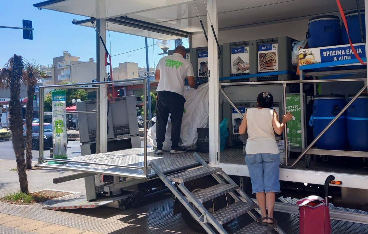 ΔΕΗ: Ηλεκτροδοτεί για 4η χρονιά 4,3 εκατομμύρια νοικοκυριά αποκλειστικά από ΑΠΕ