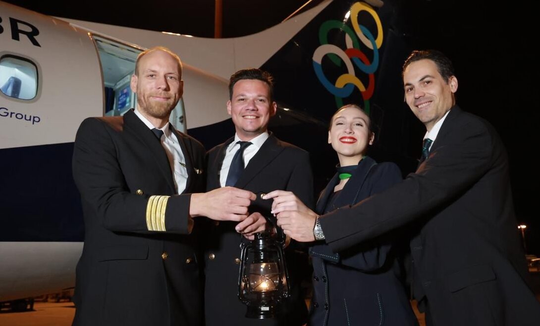 Aegean & Olympic Air: Μετέφεραν και φέτος το Άγιο Φως σε περιοχές της ελληνικής επικράτειας