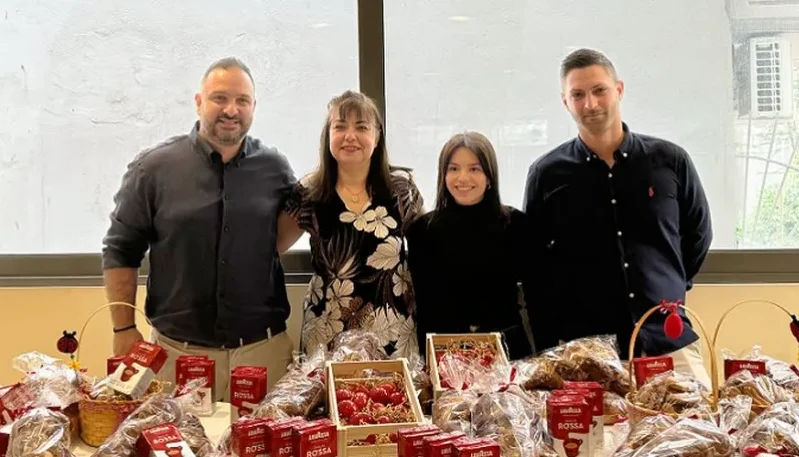 Beverage World: Μέλη της ομάδας επισκέφθηκαν την Εστία του Δ. Αθηναίων, για μια ακόμα φορά