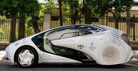 Toyota LQ: Το αμιγώς ηλεκτρικό τρίτροχο με την ολυμπιακή φλόγα