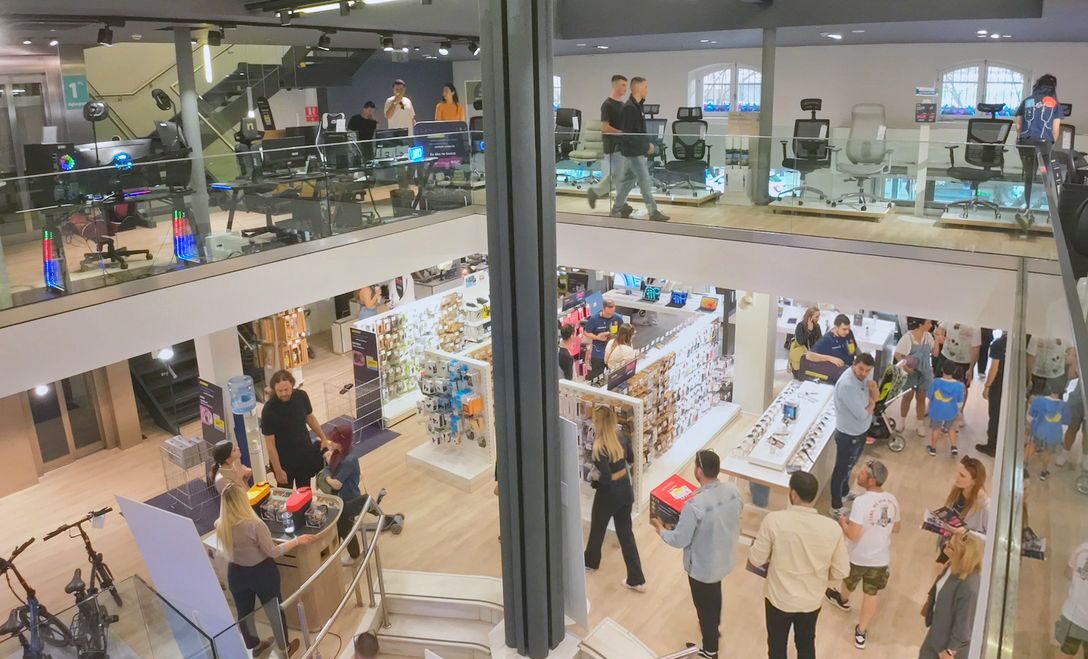 Πλαίσιο: Συνεχίζει δυναμικά την ενίσχυση του δικτύου των καταστημάτων της