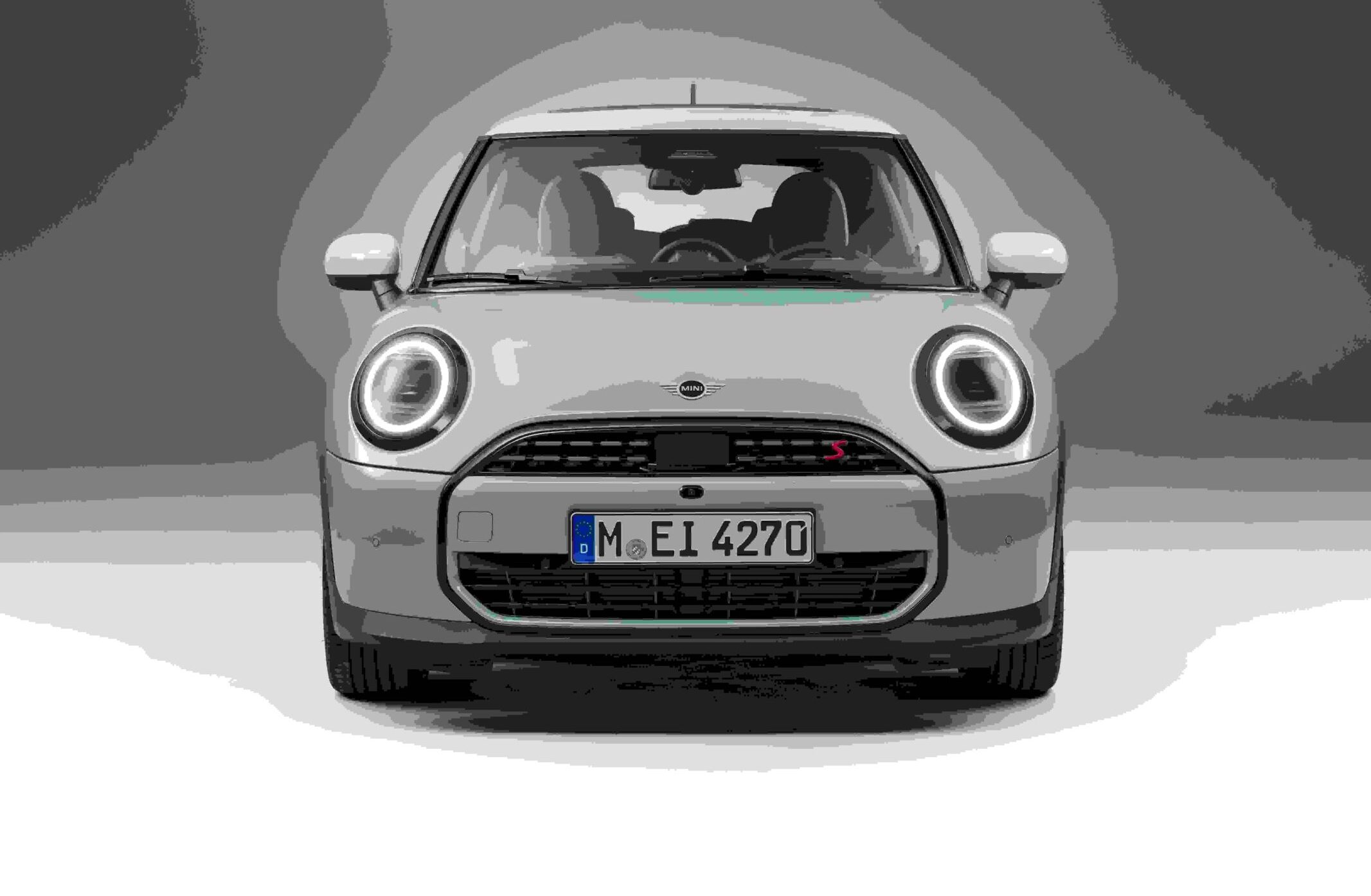 MINI Cooper: Νέο άνετο, με εντυπωσιακές επιδόσεις & ηλεκτρικό