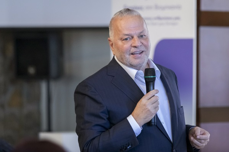 Ο Έλληνας επιχειρηματίας της μεταλλουργίας που ετοιμάζεται να εισάγει την “αυτοκρατορία” των £4,7 δις στο Λονδίνο