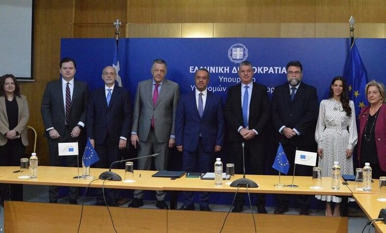 ΥΜΕ-ΕΤΕπ: Υπογραφή επενδυτικού σχεδίου για τους σιδηροδρόμους
