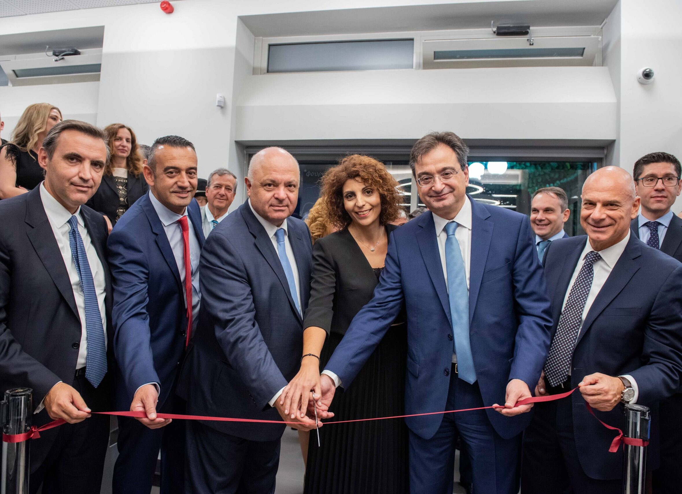 Πως έφτιαξε ο Φωκίων Καραβίας και η ισχυρή του ομάδα, την Eurobank των 100 δισ. ευρώ