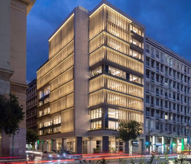 Με προσφορές ύψους άνω των 3,3 δισ. ευρώ, άντλησε 600 εκατ. ευρώ, το πενταετές ομόλογο της Eurobank