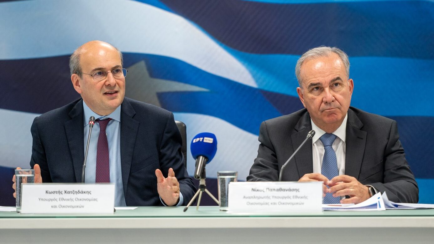 Με νέες προκηρύξεις προγραμμάτων το ΥΠΕΘΟ και υψηλότερους ρυθμούς ανάπτυξης για τη χώρα
