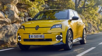 Renault UNE_R5_COTY_WINNER 12 01 25