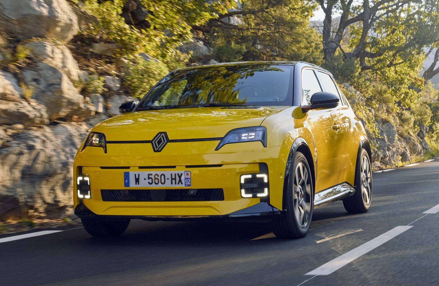 Renault 5 E-Tech electric: Car of the Year 2025, με Alpine A290