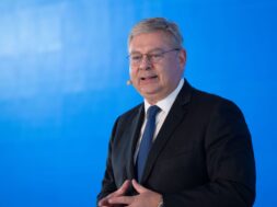 Siamisis Helleniq Energy 09 02 25