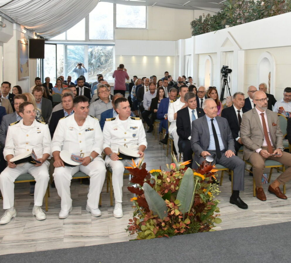 Καλές θάλασσες με ασφάλεια: Αγκυροβολεί στο εμβληματικό Ζάππειο Μέγαρο, στις 8 Απρίλη