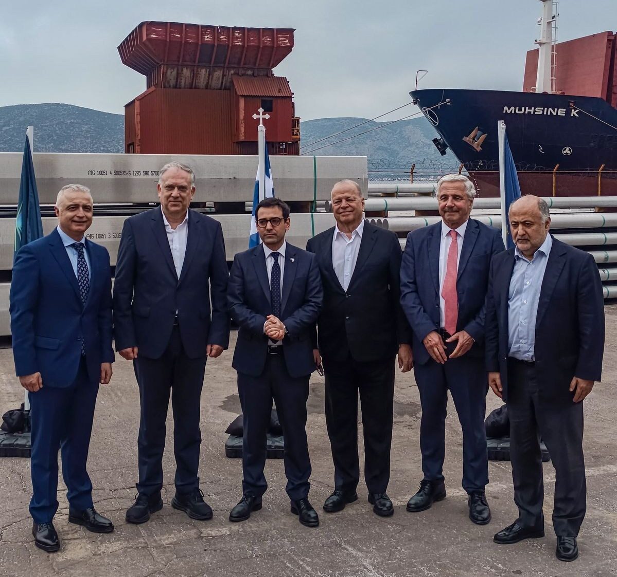 Η Ελλάδα μπορεί να παίξει σημαντικό ρόλο στις πρώτες ύλες, είπε ο κ. Séjourné, στις εγκαταστάσεις της Metlen