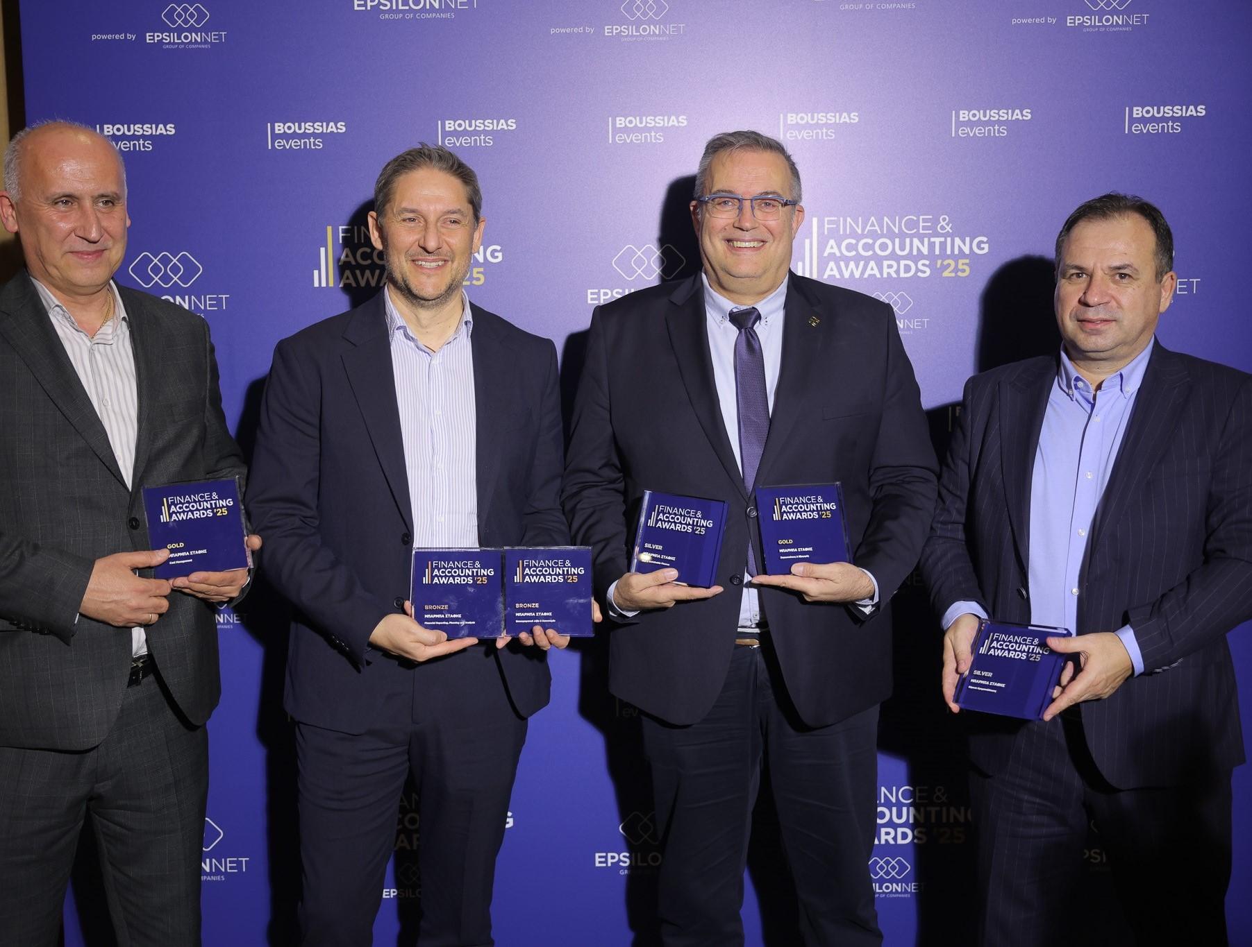 ΜΠΑΡΜΠΑ ΣΤΑΘΗΣ: Κατέκτησε έξι βραβεία, ξεχωρίζοντας στα Finance and Accounting Awards