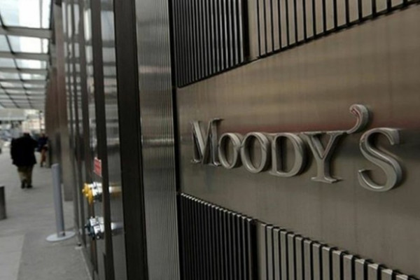Χρηματιστηριακή Αγορά: Πίεση με την υποβάθμιση του οίκου Moody’s 