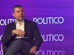 Stassis Politico 2 18 05 25