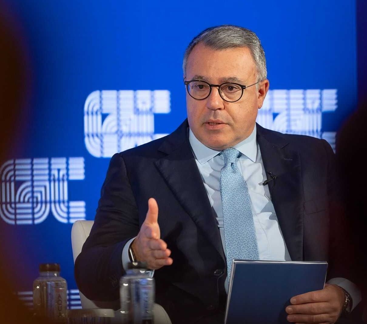 Σε ηγέτη του ελληνικού τραπεζικού συστήματος, με κοινωνική προσφορά, εξελίσσεται η Alpha Bank