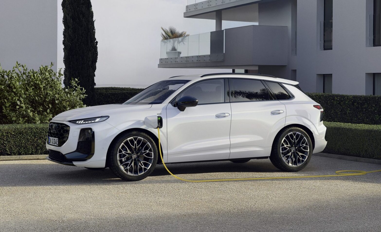 Audi Q3 SUV: H νέα έκδοση e-hybrid με ψηφιακά συστήματα