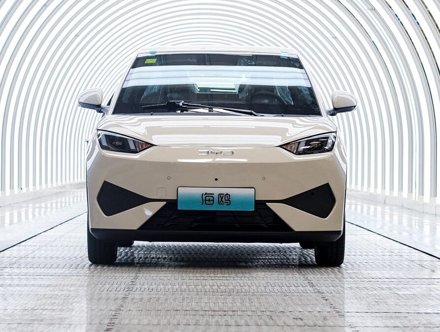 BYD Dolphin Surf: Σπάει ρεκόρ, με ενσωμάτωση νέων τεχνολογιών