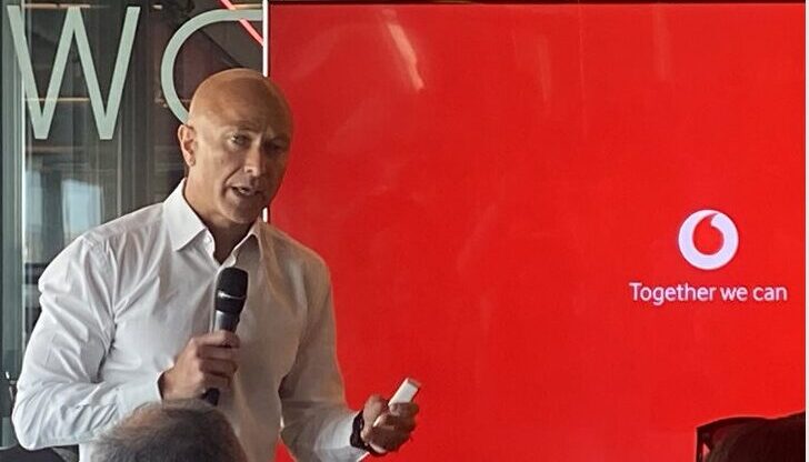 Με βελτίωση της εξυπηρέτησης, επέκταση των υποδομών, είσοδο στην άμυνα, η Vodafone Ελλάδος