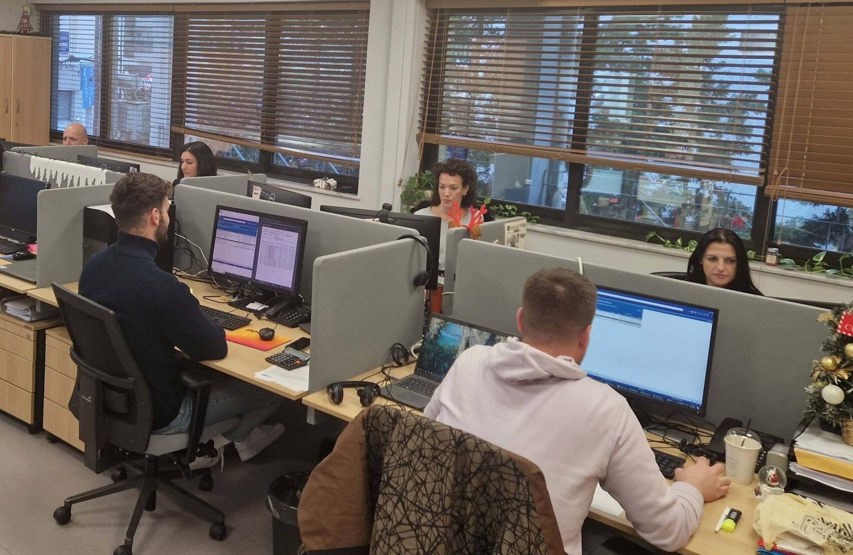 ΔΕΗ Fiber: Με τιμές από €17,90, χωρίς όρους, υπερυψηλές ταχύτητες Internet FTTH