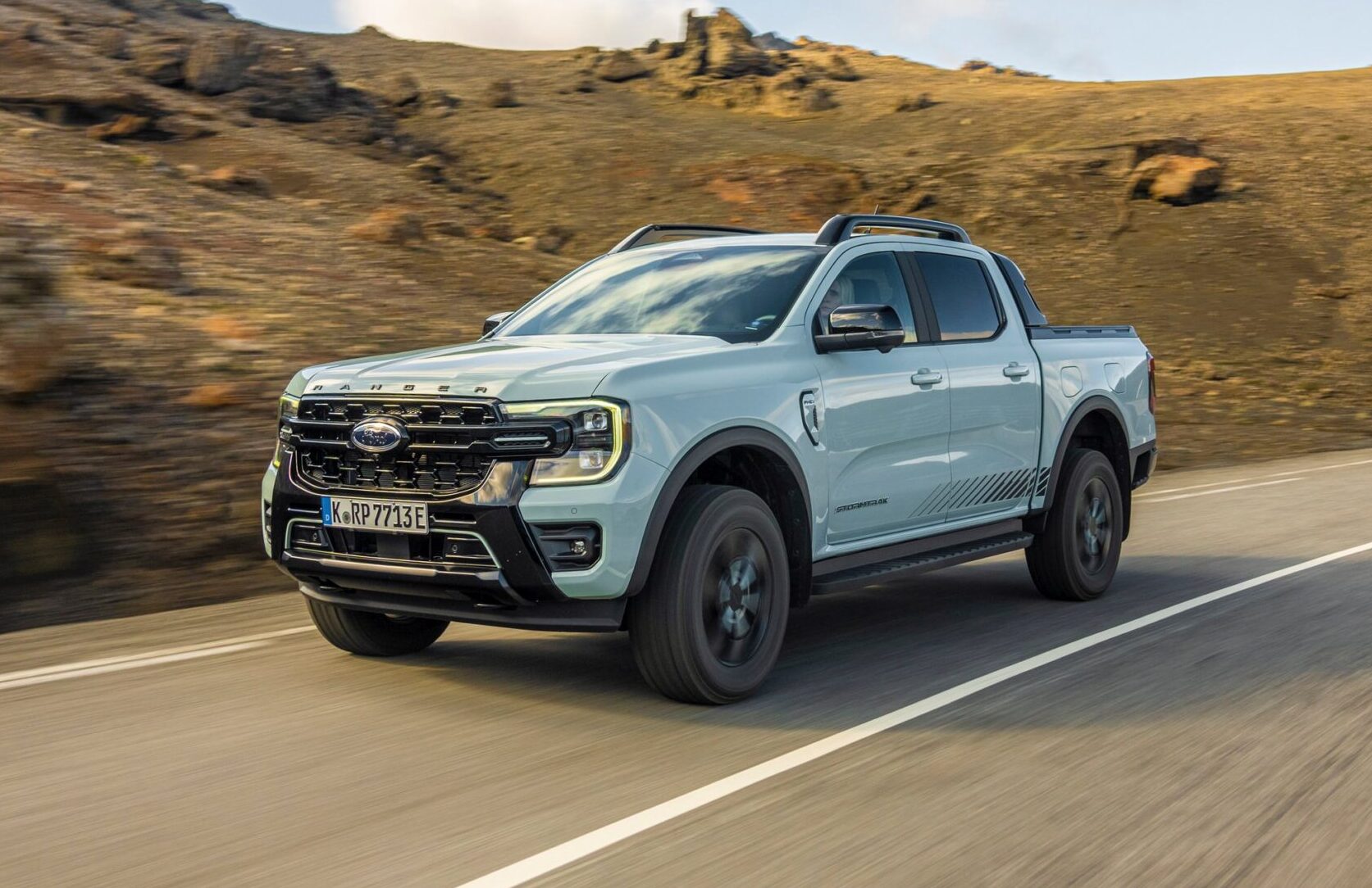 Ford Ranger: Νέο Plug-In Hybrid, το μόνο pick-up που μπαίνει στην πρίζα