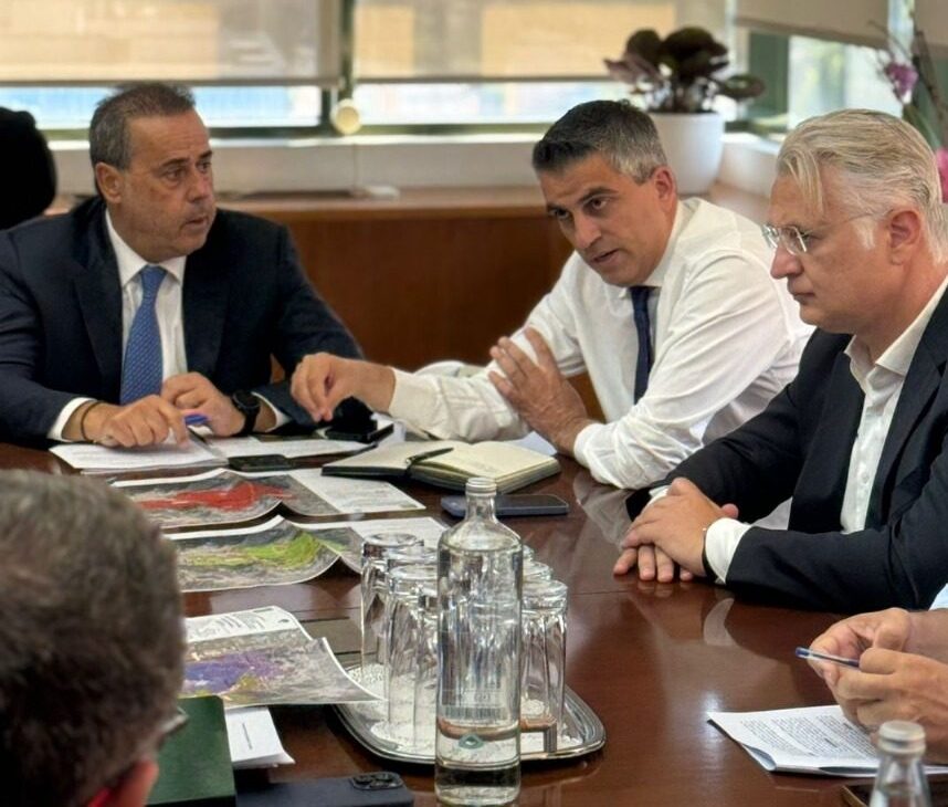 ΥΠΕΝ: Χρηματοδοτεί τον αγωγό μεταφοράς νερού στο Αλιβέρι, €1,75 εκατ.
