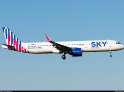 Sky expressx-grb-sky-express-airbus-a321-251n_Planespotters 13 07 25