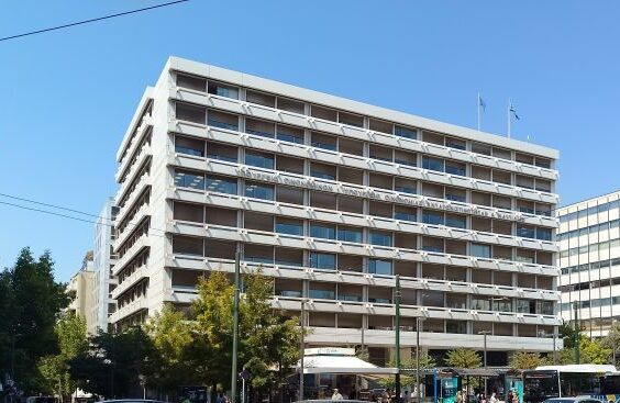 Στα 46,6 δισ. ευρώ τα έσοδα από φόρους και 2,16 δισ. το πλεόνασμα κρατικού προϋπολογισμού, το8μηνο