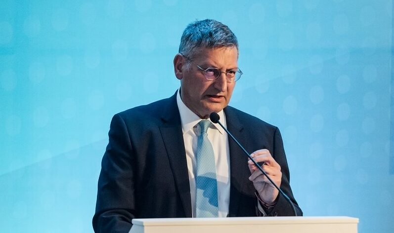 Ευκαιρίες, με στόχο την αύξηση της αξίας των μετόχων, αναζητά η Εθνική Τράπεζα, είπε ο Παύλος Μυλωνάς