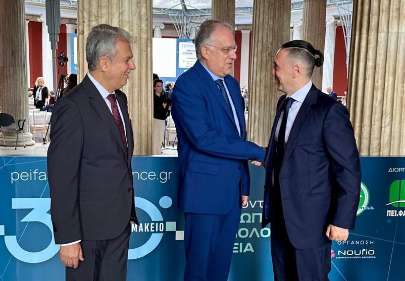 Τάκης  Θεοδωρικάκος: Δίπλα στη σημαντικούς φαρμακοποιούς