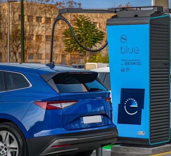 ΔΕΗ blue: Πιο εύκολη εμπειρία φόρτισης, με τη νέα RFID κάρτα