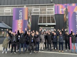 Nissan People 21 12 25